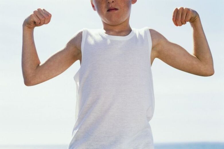 14 साल की उम्र में मजबूत किशोर और लिंग इज़ाफ़ा